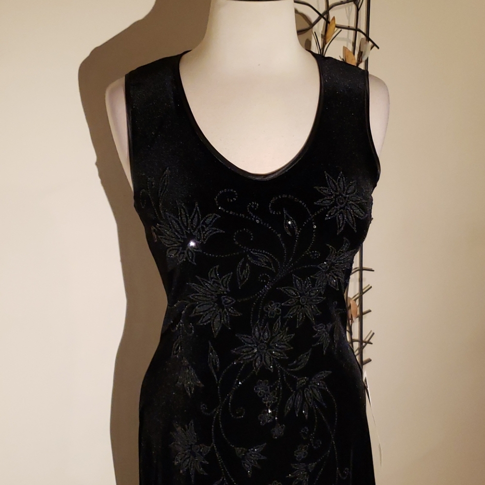 FASHION BUG DRESS - Picture 3 of 15